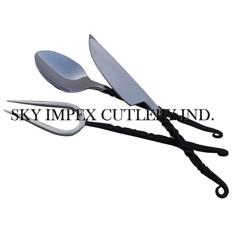 TWISTED CUTLERY SET